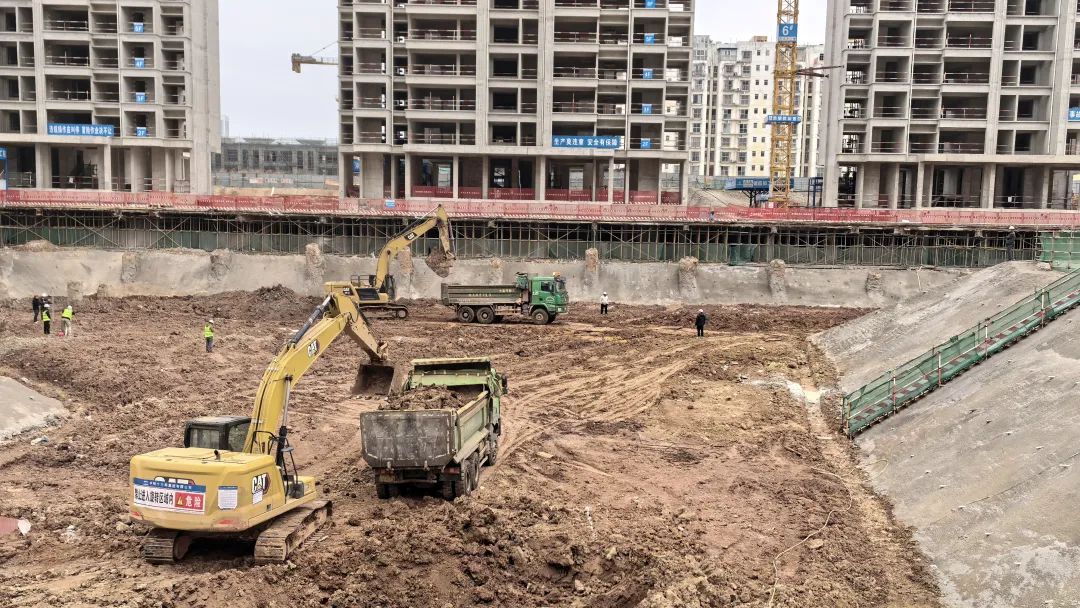 1739243869838259.jpg 6404.jpg